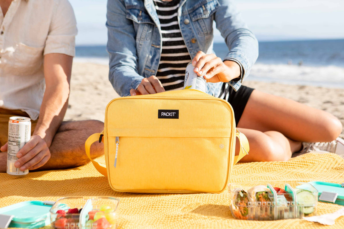 freezable-zuma-15-can-cooler-x8 2022_Lifestyle_Zuma-15-Can-Cooler_Lemonade_30_Lores.jpg