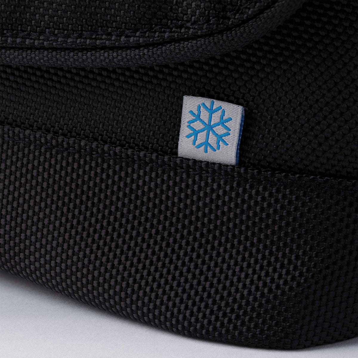 freezable-brooklyn-crossbody-b0 freezable-brooklyn-crossbody-black-ecofreeze-plus-zoom-tag.jpg