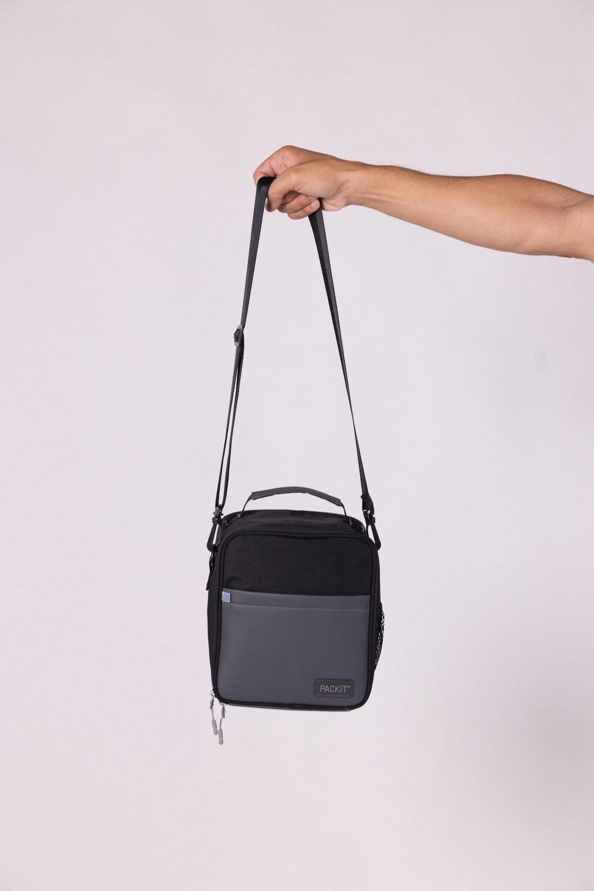 freezable-upright-lunch-box-u0 freezable-upright-lunch-box-black-gray-product-only_edit.jpg