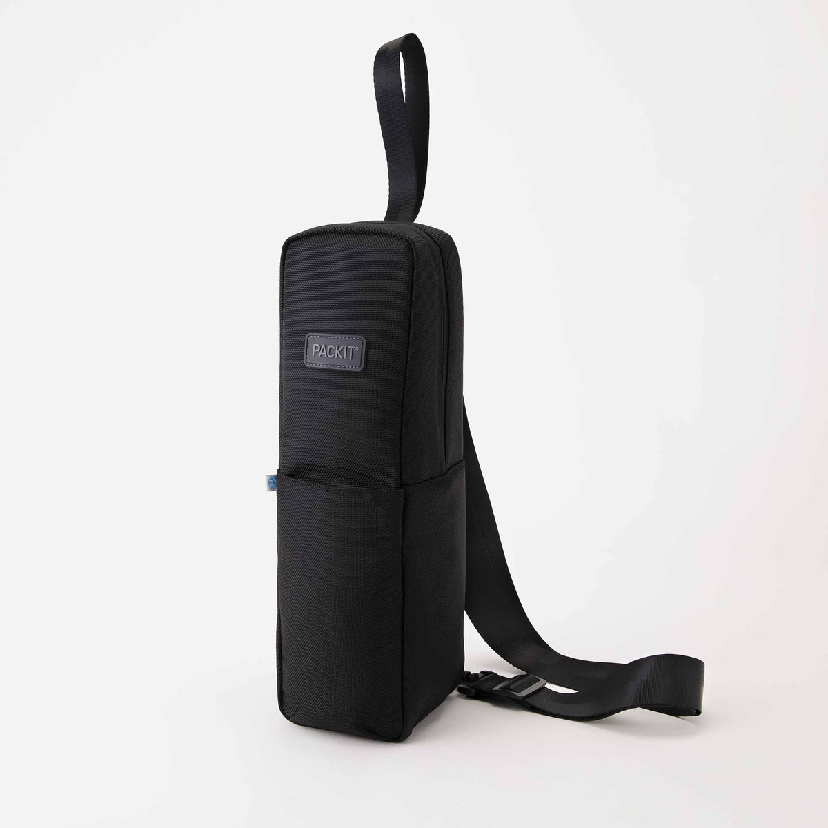 freezable-wine-carrier-v6 freezable-wine-carrier-black-ecofreeze-plus-left-angled.jpg