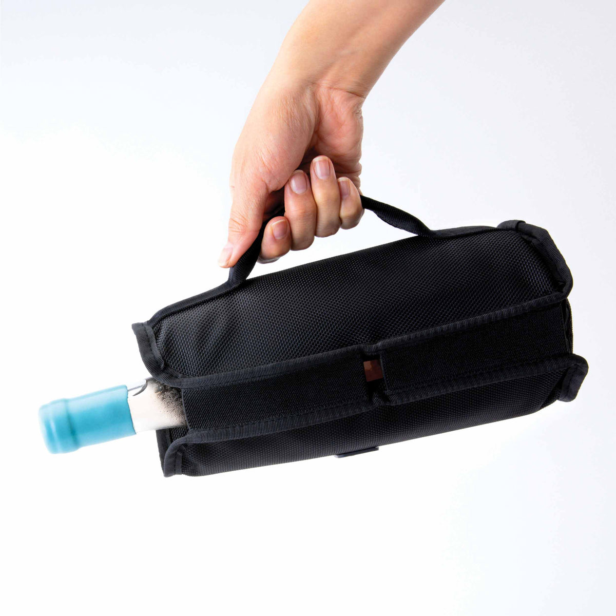 freezable-wine-cooler-c9 freezable-wine-cooler-black-pouring-with-handle.jpg